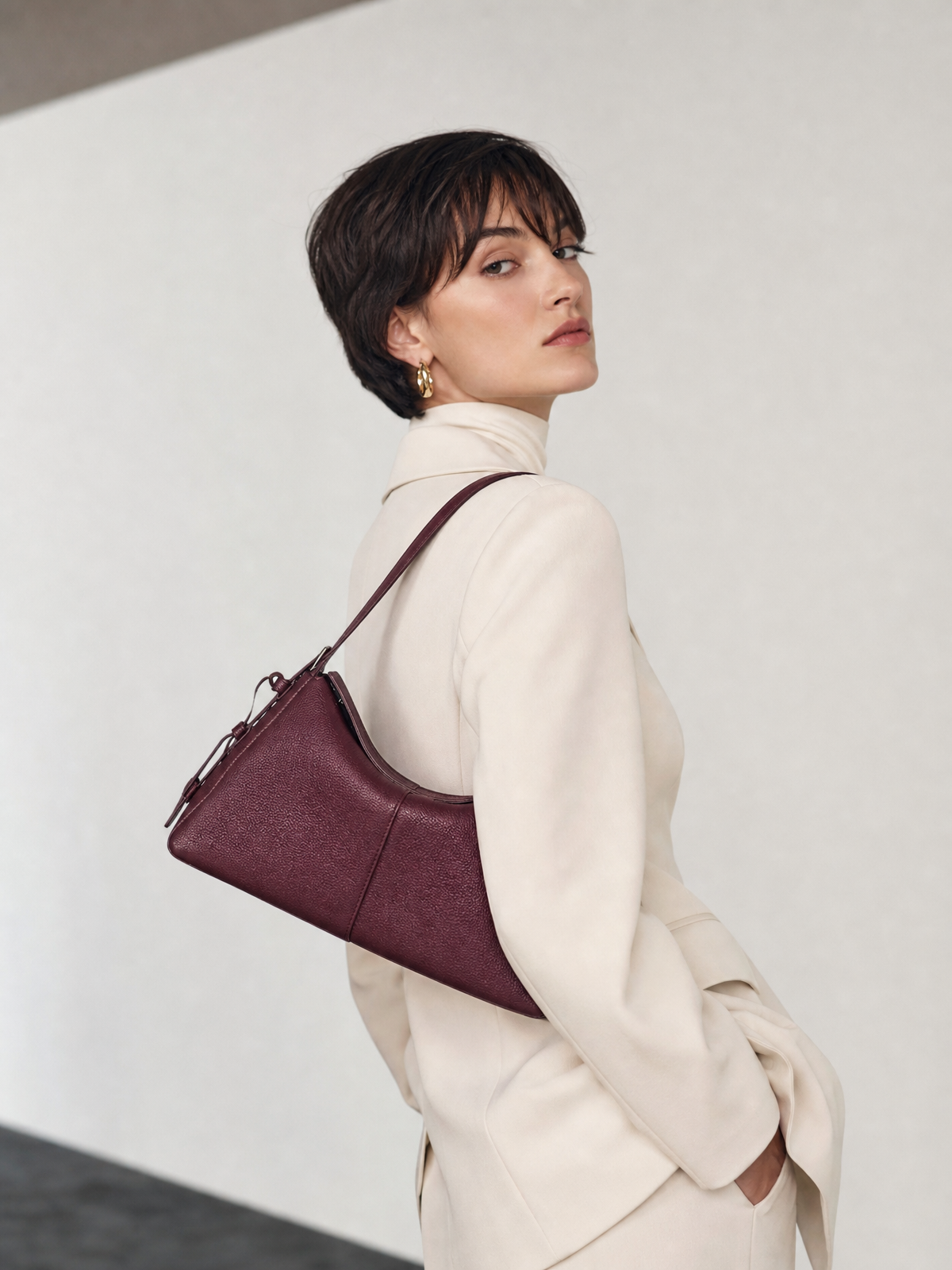 Madolyn Shoulder - Burgundy