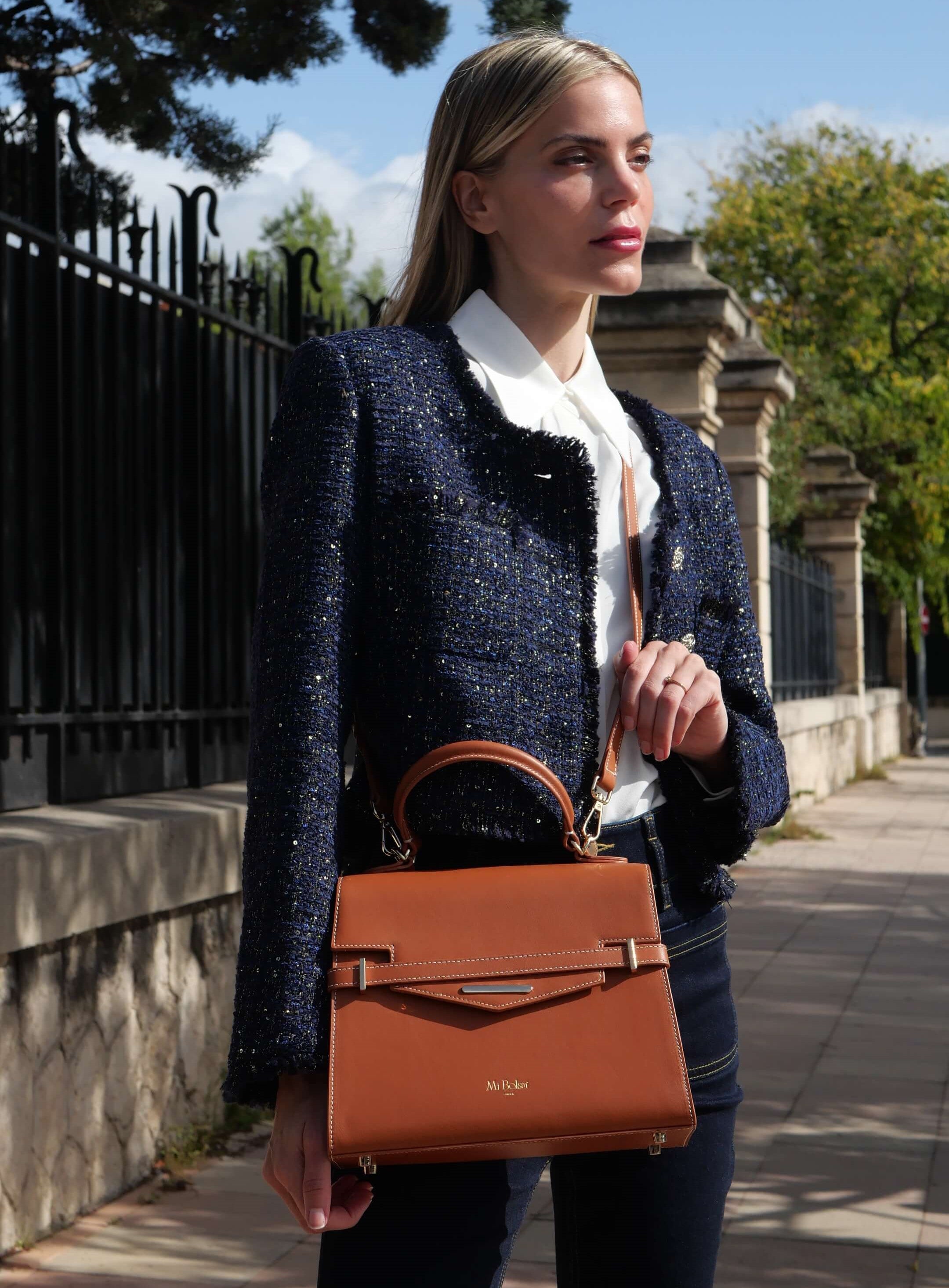 Aphrodite 中型頂部手柄 - 焦糖色原廠肩帶