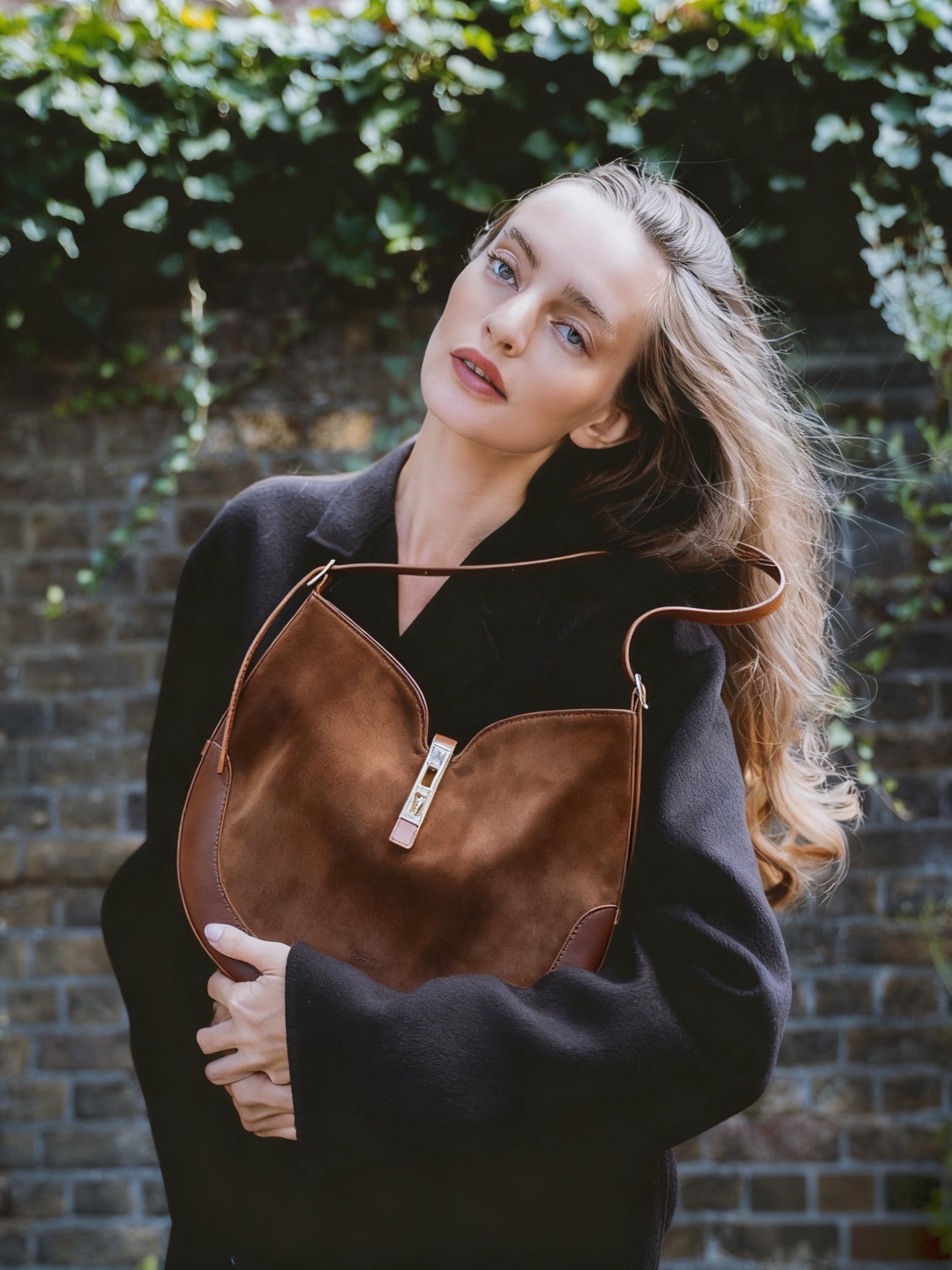 Cotswolds Shoulder - Coffee Suede