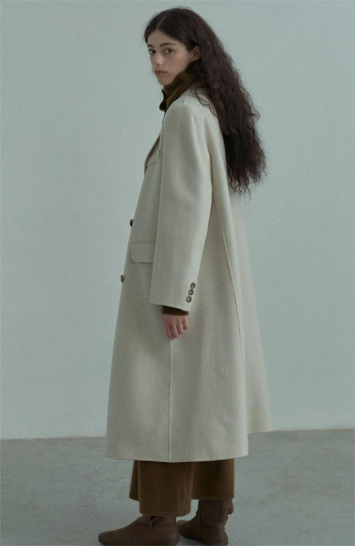 Handmade Lamb Wool Mía Overcoat