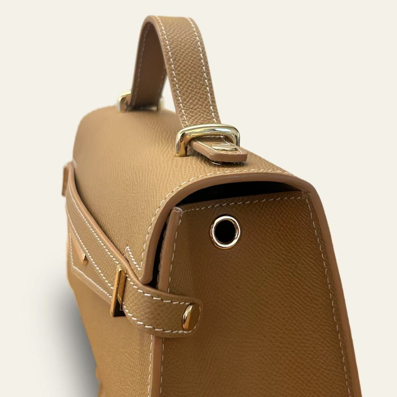 "Mi" Top Handle -Ruby Red