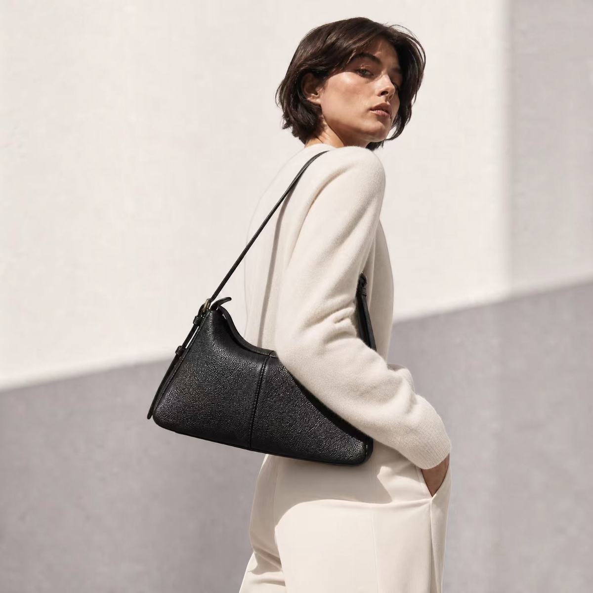 Madolyn Shoulder - Black