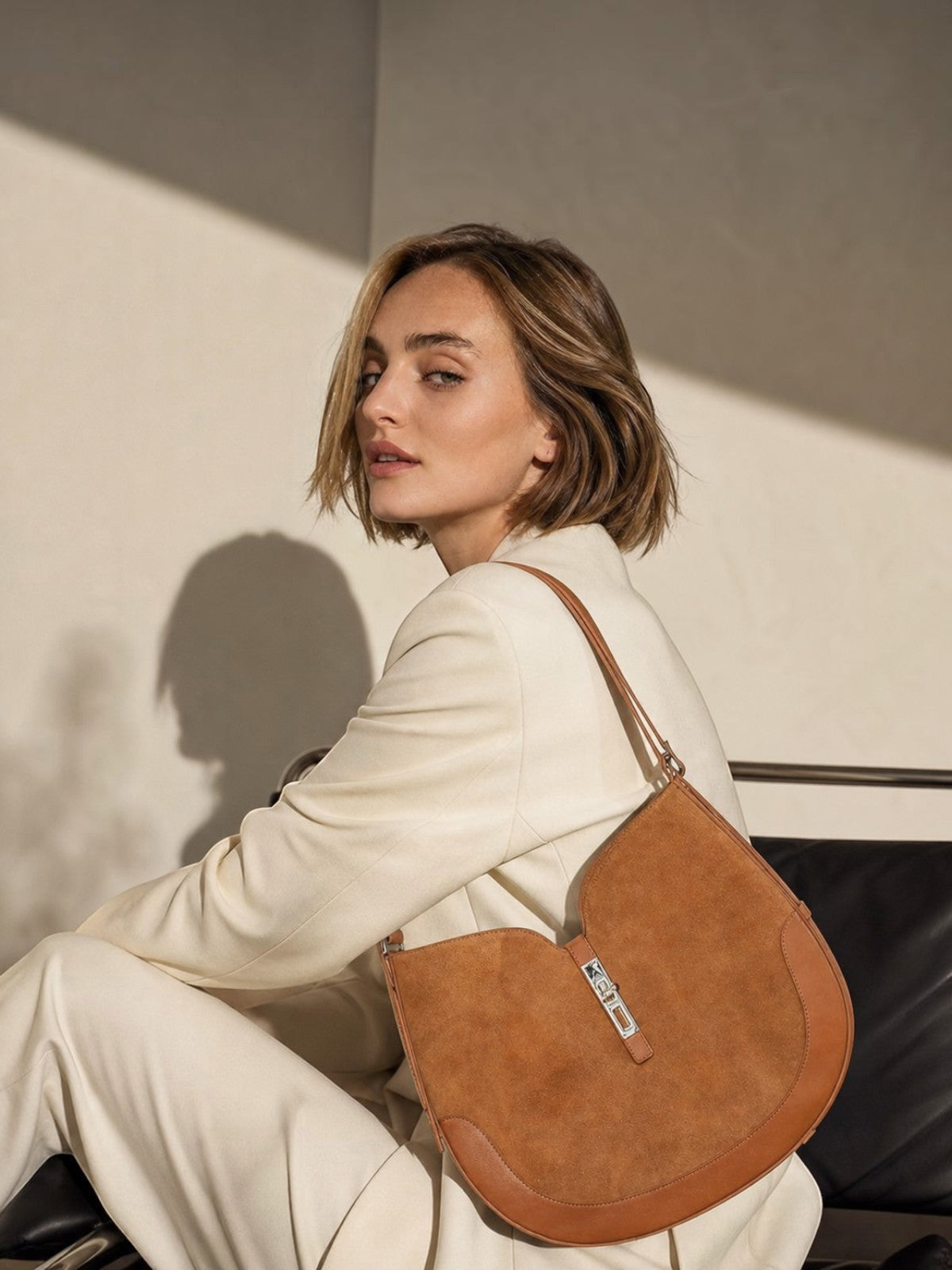 Cotswolds Shoulder - Brown Suede