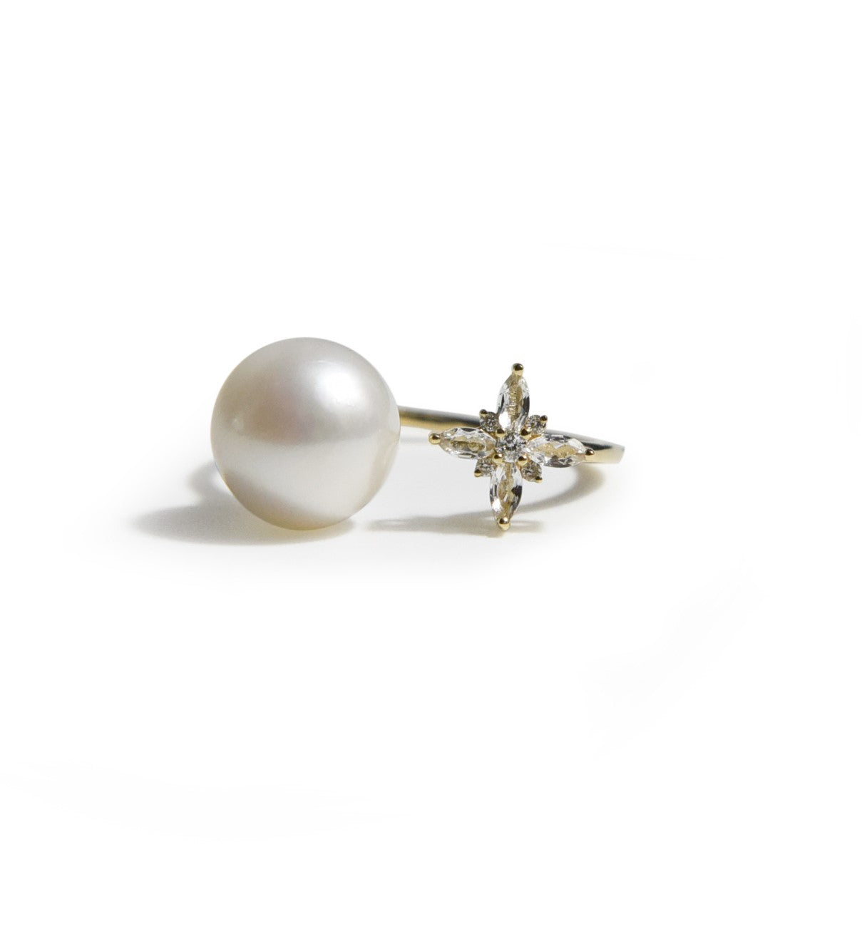 Flora Whisper Ring - Natural Diamond & Pearl