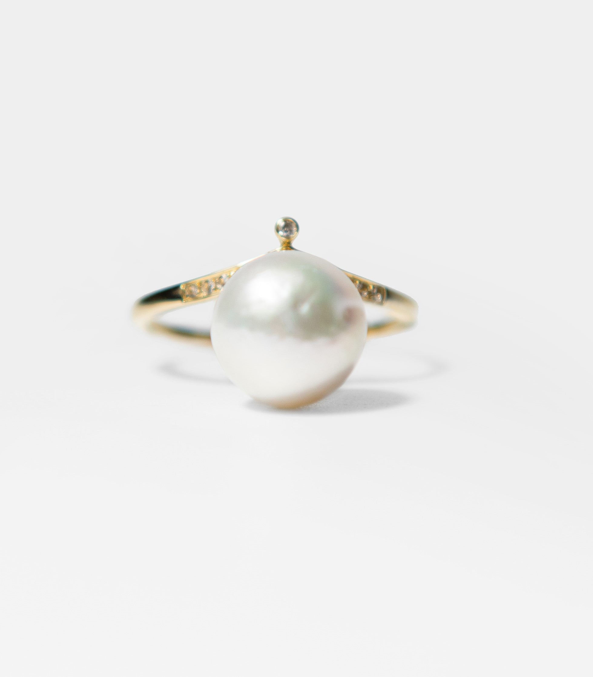 The One Ring - White Pearl& Diamond