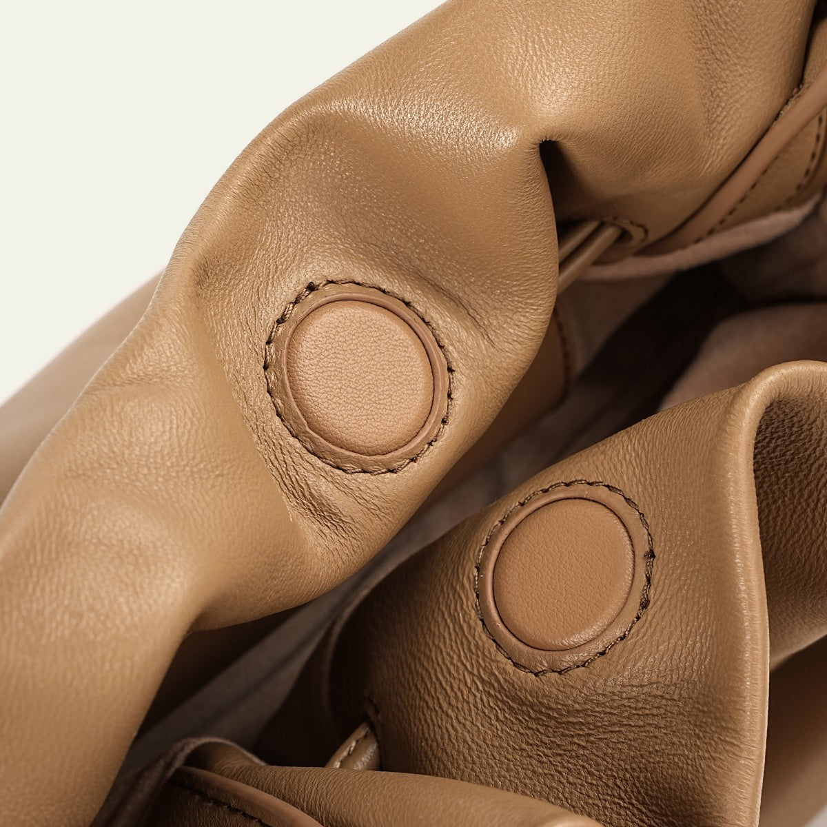 Cloud Top Handle - Milk Tea