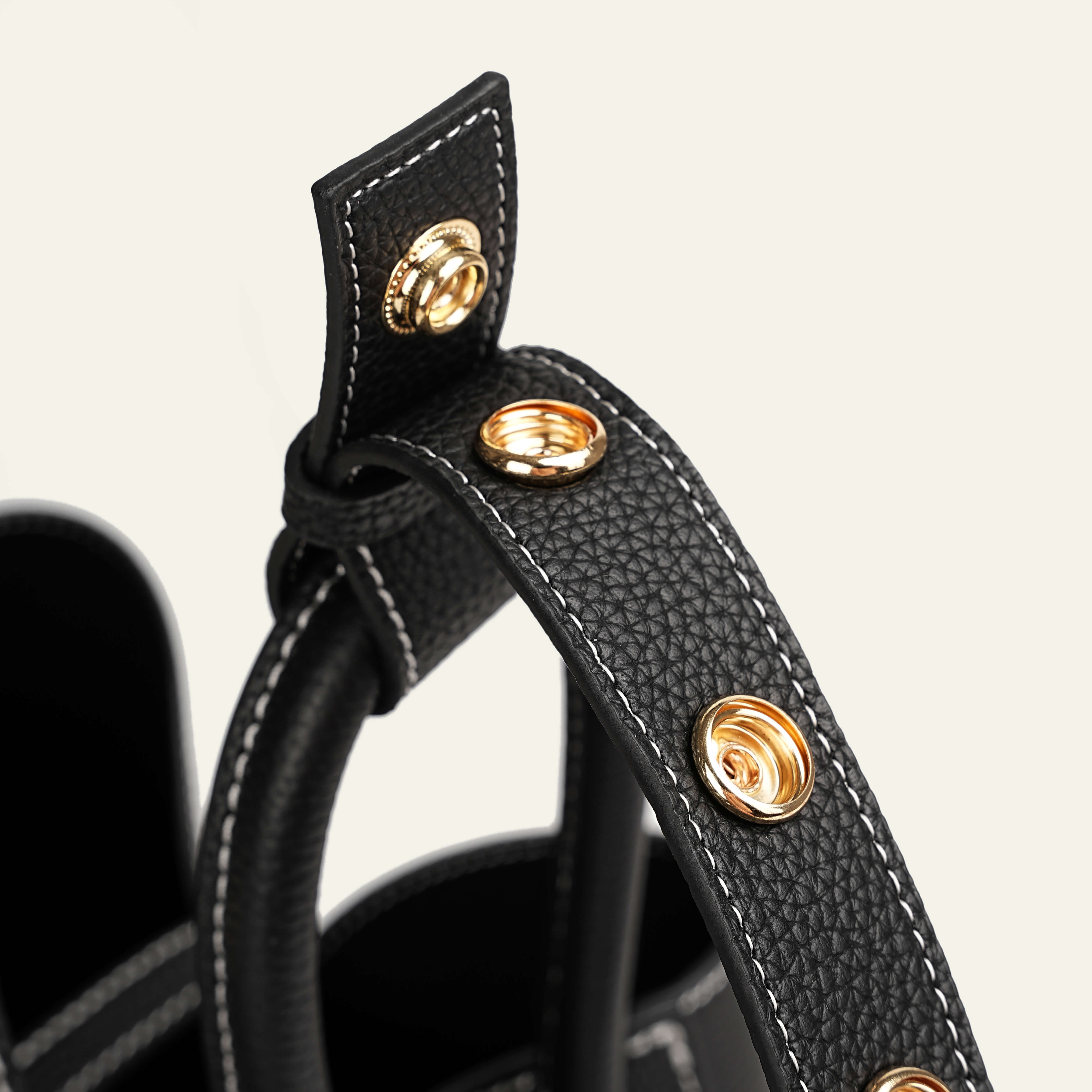 Cotswolds - Black