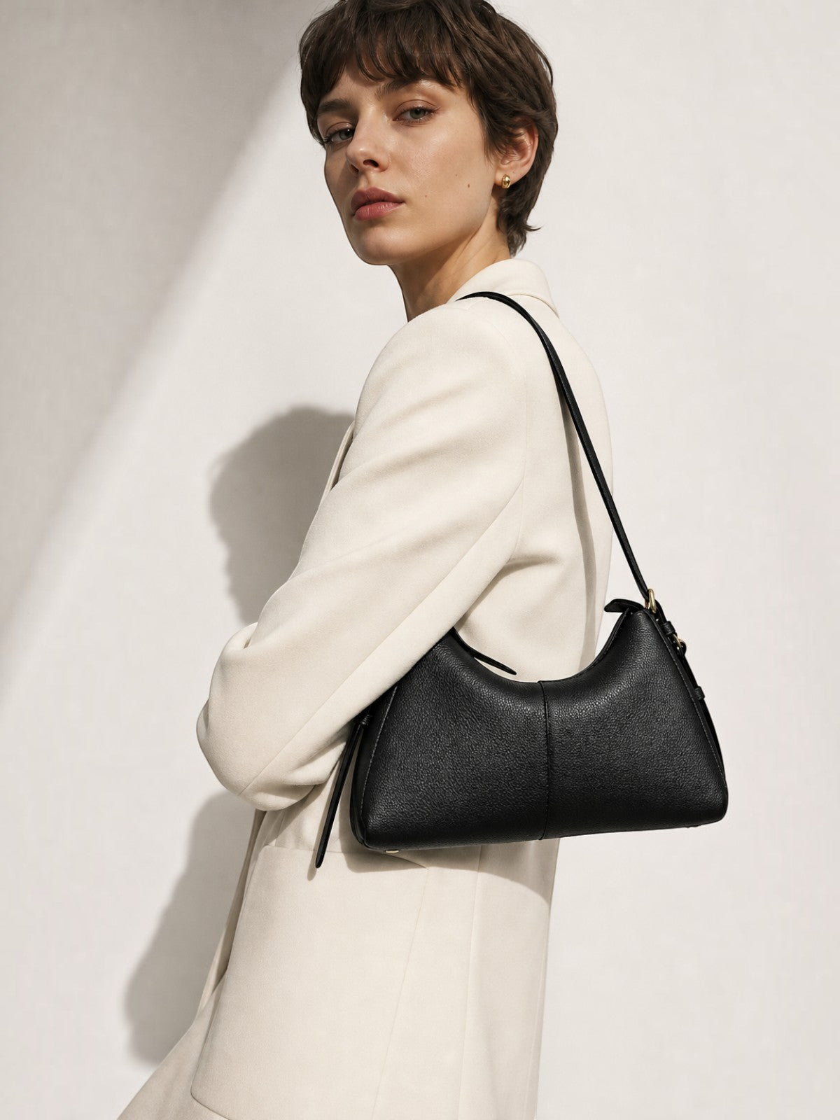 Madolyn Shoulder - Black