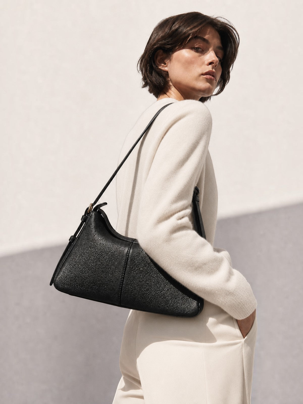 Madolyn Shoulder - Black