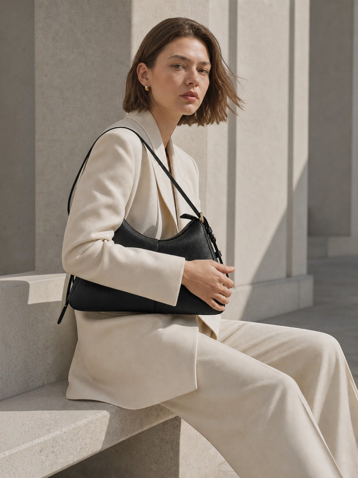 Madolyn Shoulder - Black