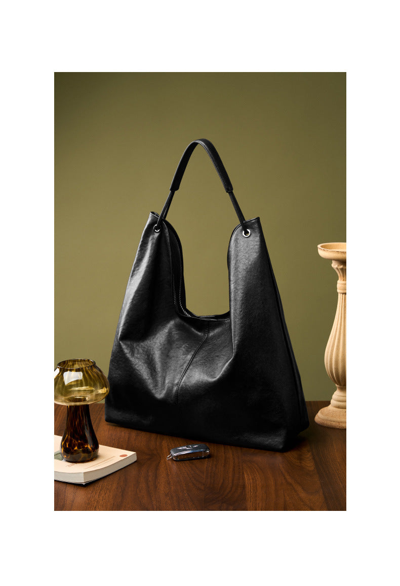 Wax Leather Shoulder - Black