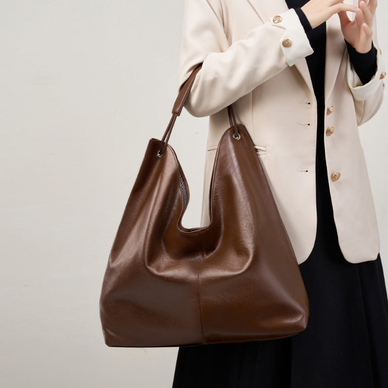 Wax Leather Shoulder - Black