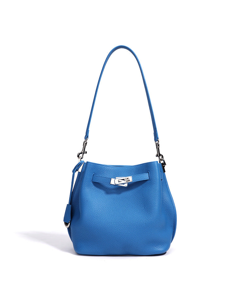 f0002f27-44f3-483a-aa73-dd614df6c84e