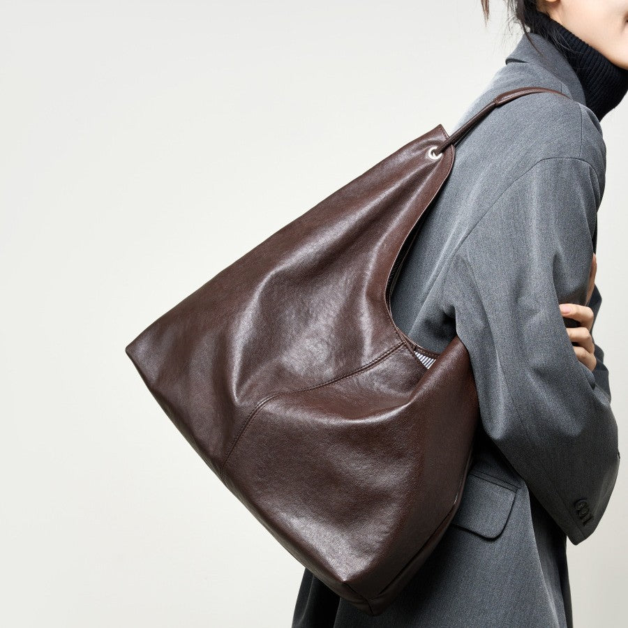 Wax Leather Shoulder - Black