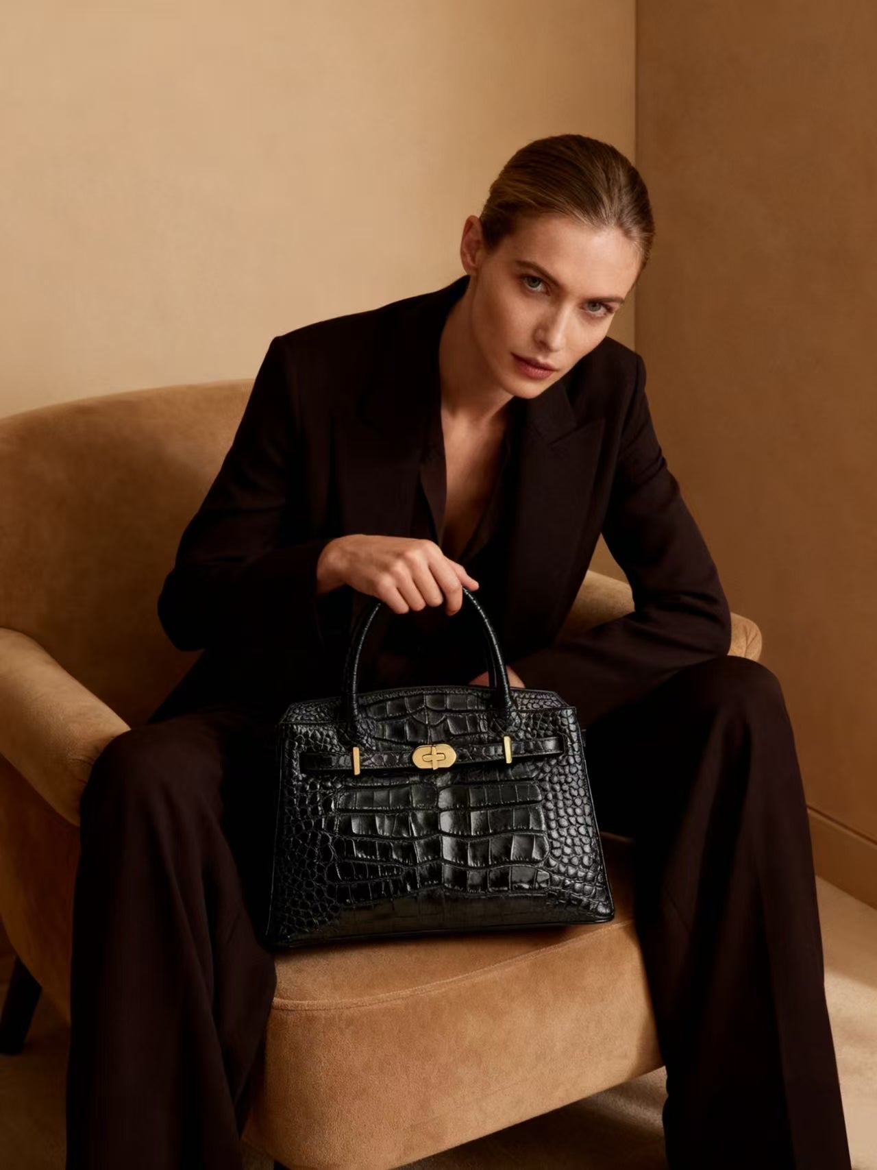 Kensington - Top Handle in Croc Embossed