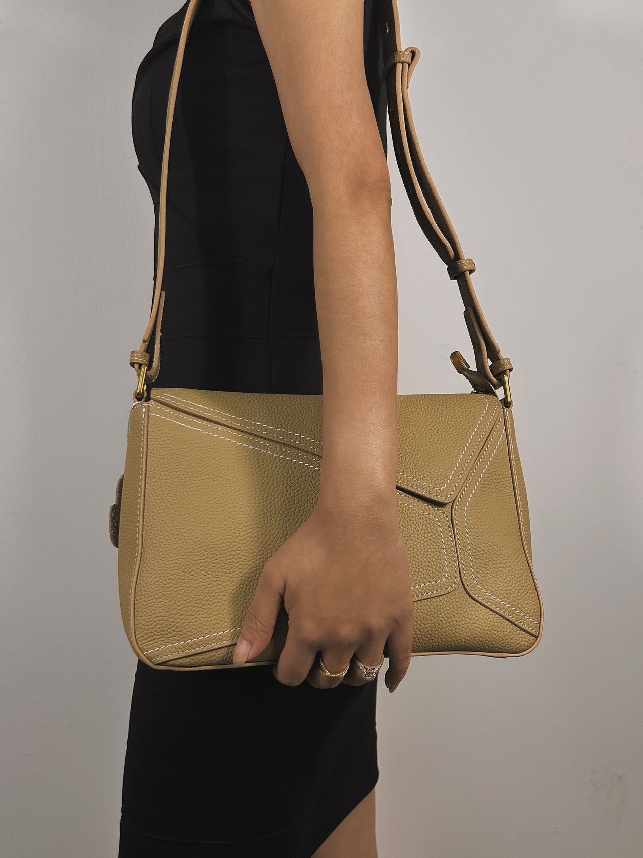 Lucia Una Shoulder/Crossbody Bag