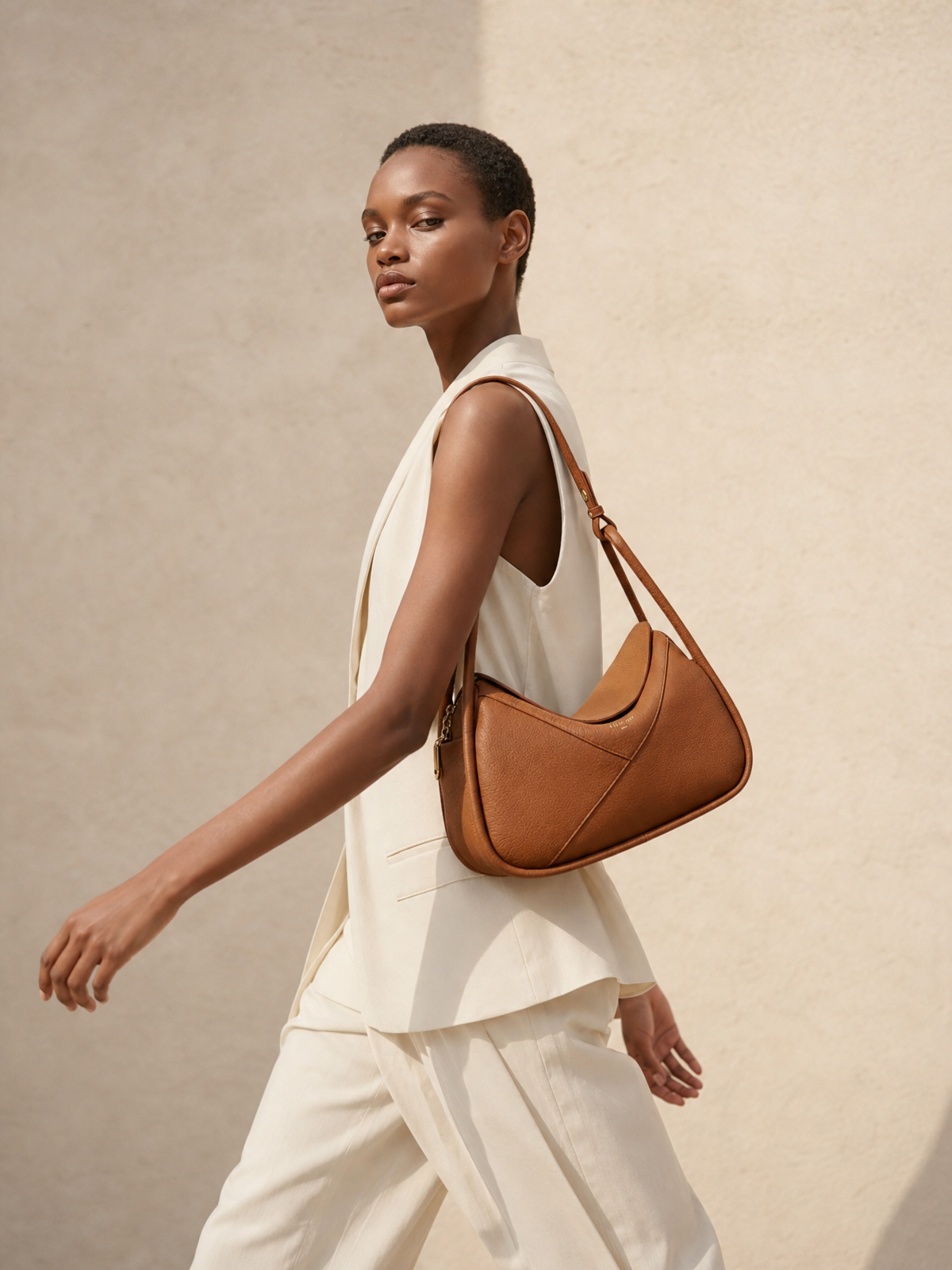 Carnaby Shoulder - Caramel