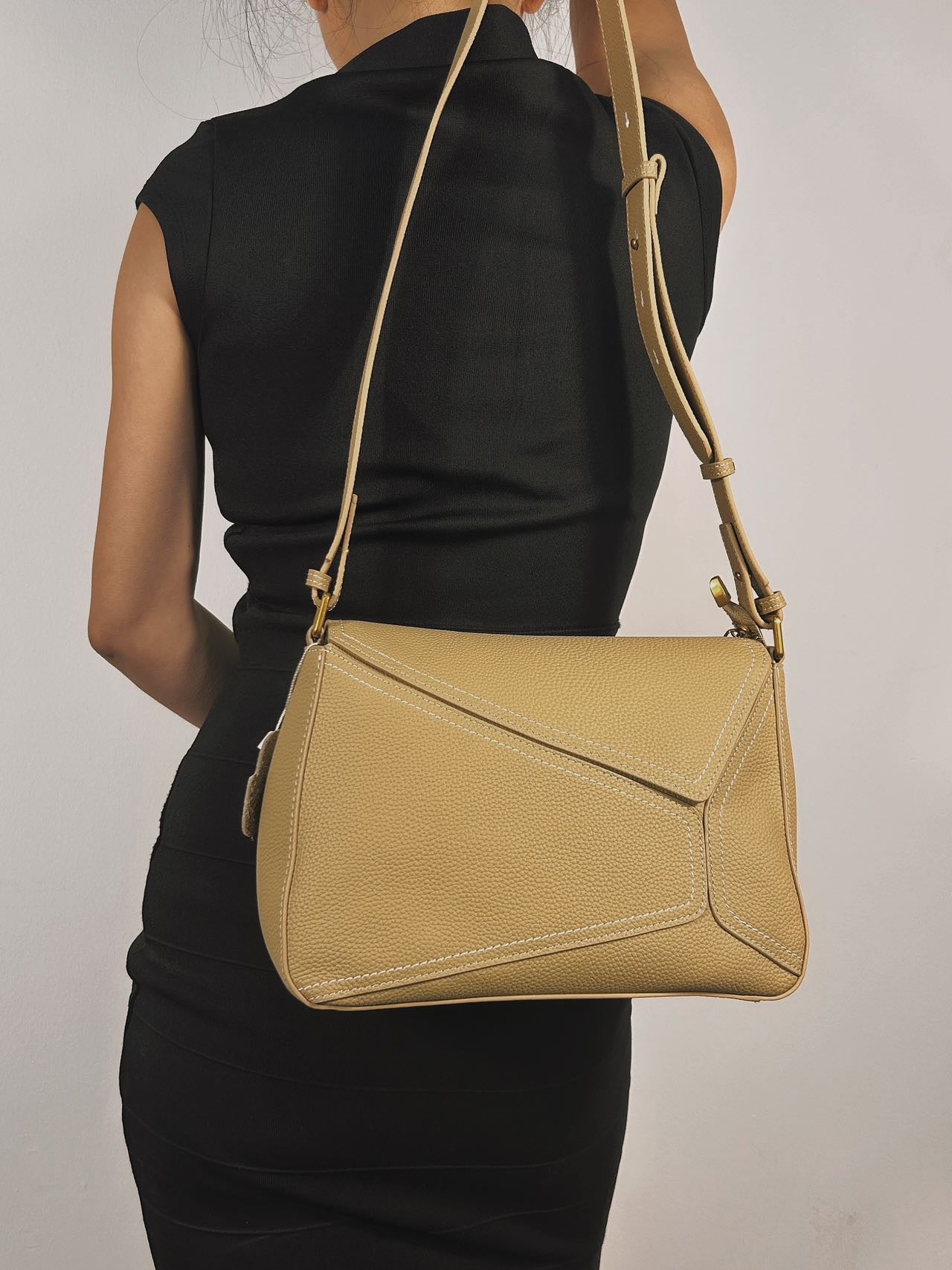 Lucia Una Shoulder/Crossbody Bag