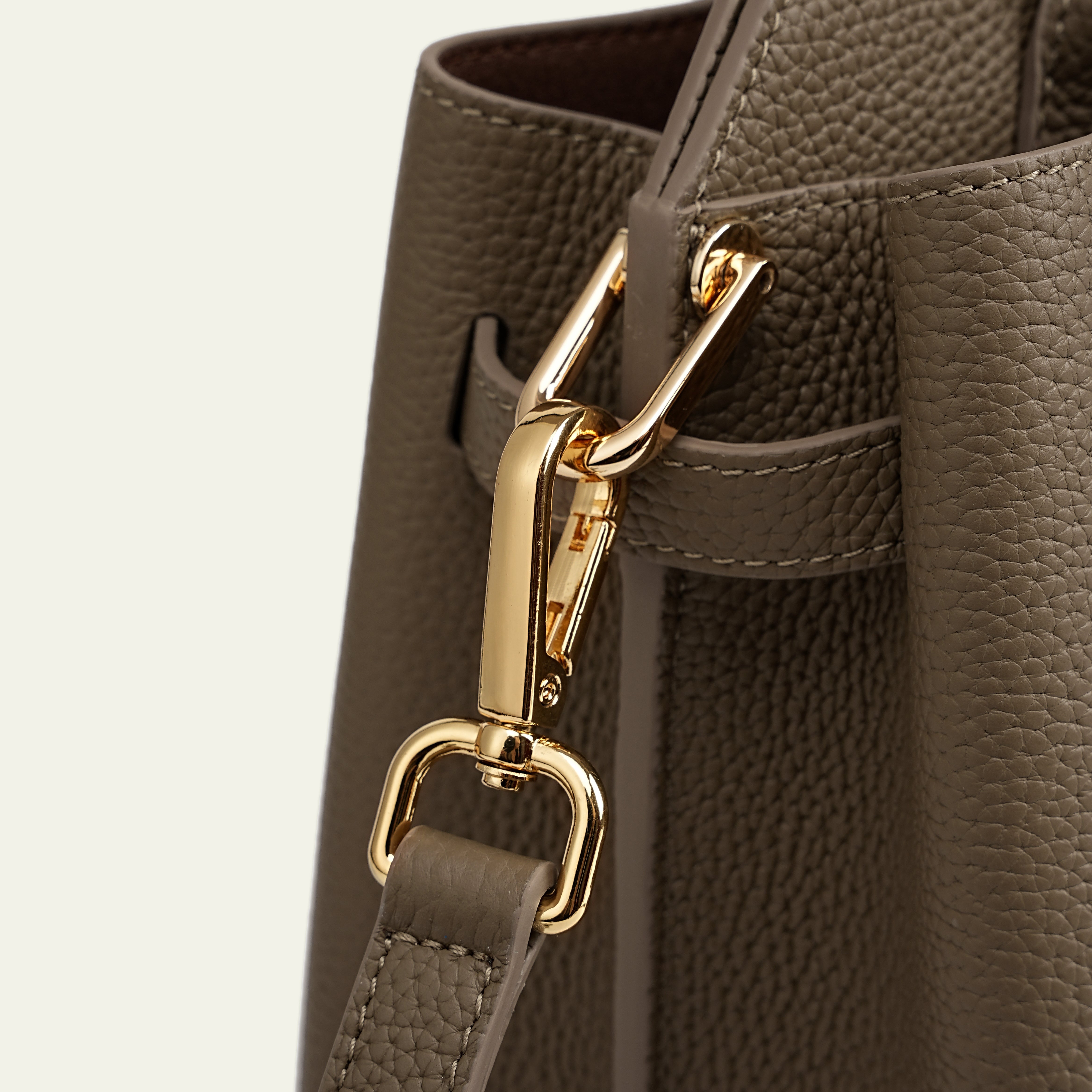Kensington - Top Handle in Biscuit