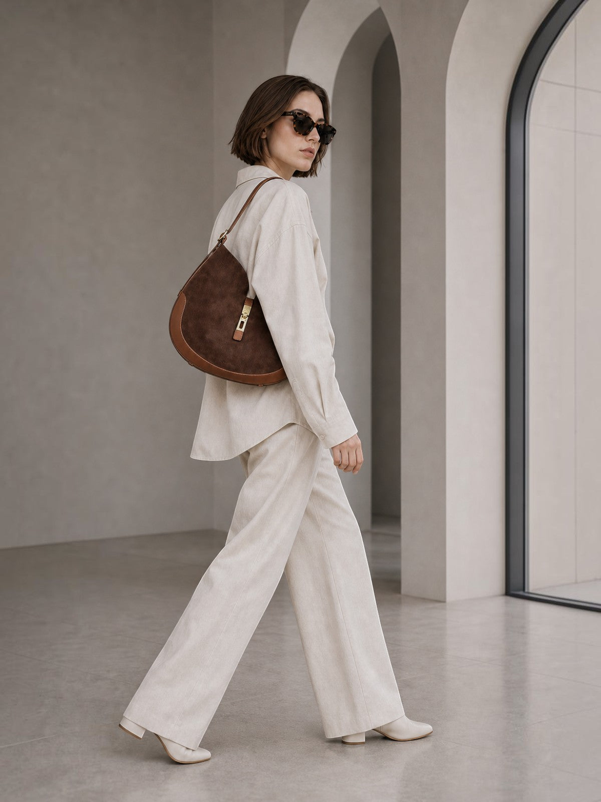 Cotswolds Shoulder - Coffee Suede