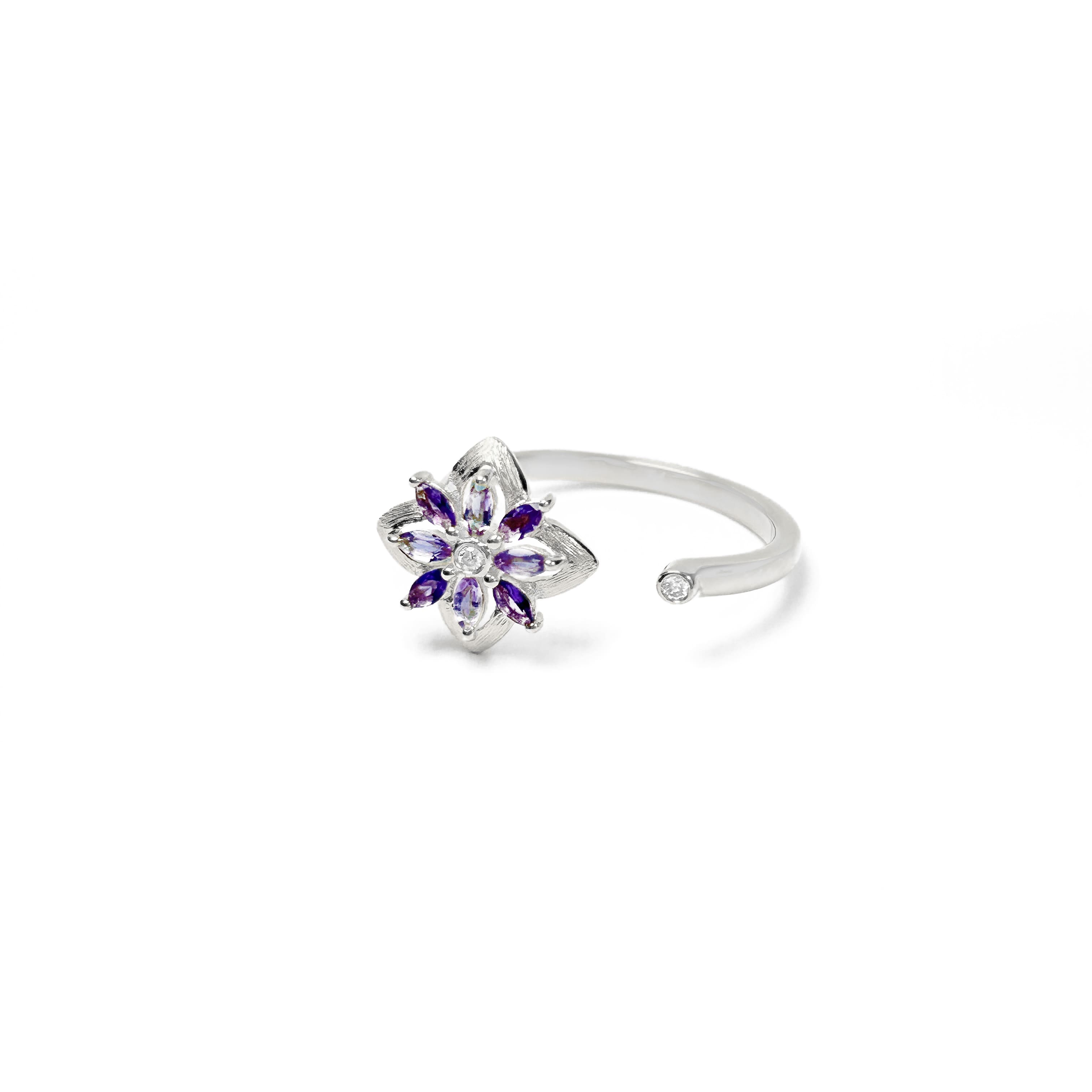 Water Lily White Gold Diamond Ring