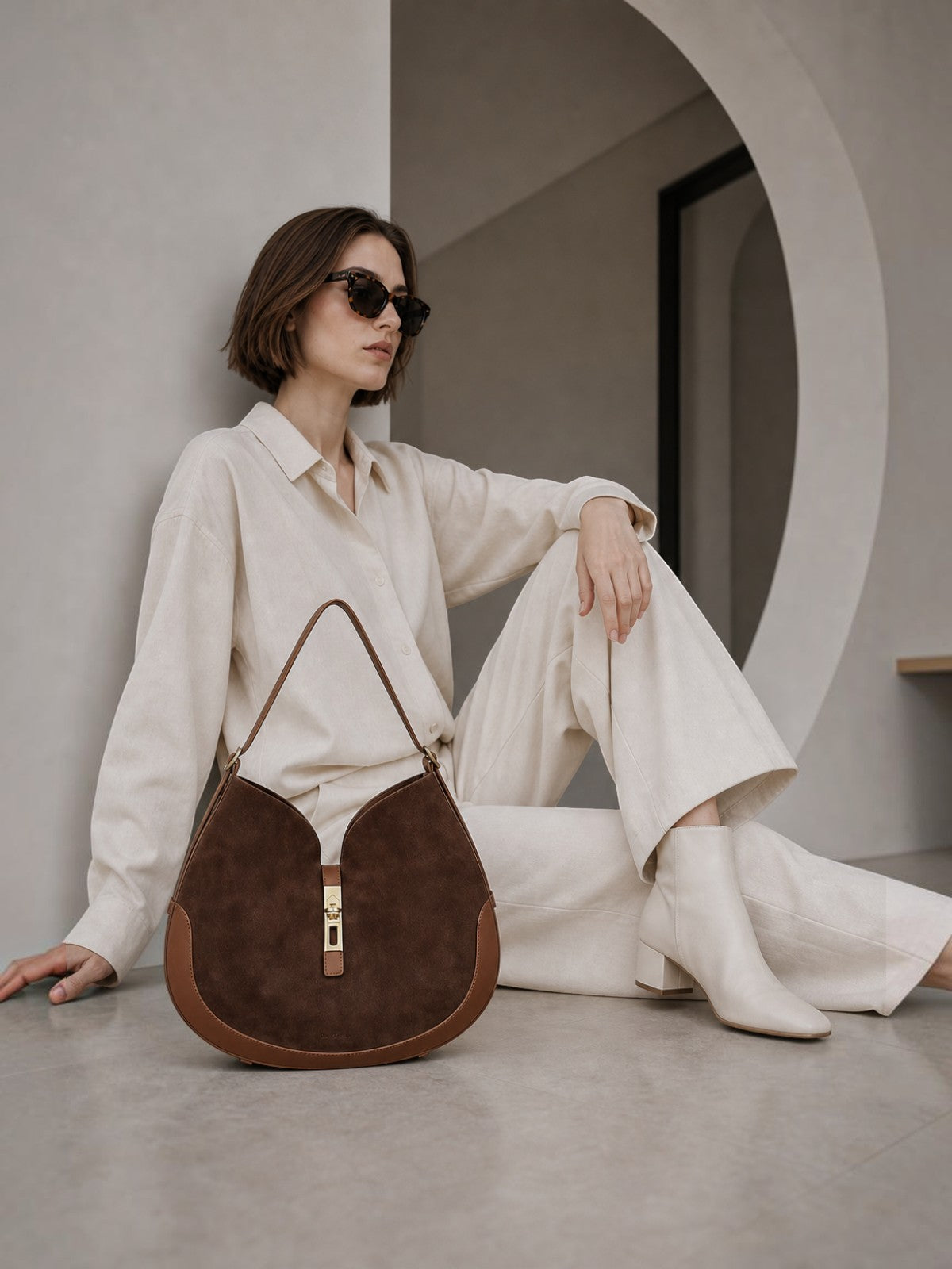 Cotswolds Shoulder - Coffee Suede